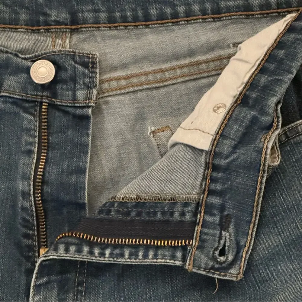 Levis excellent material